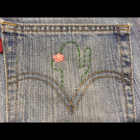High Waist Levi’s Jean Short - Picture 2 of 4